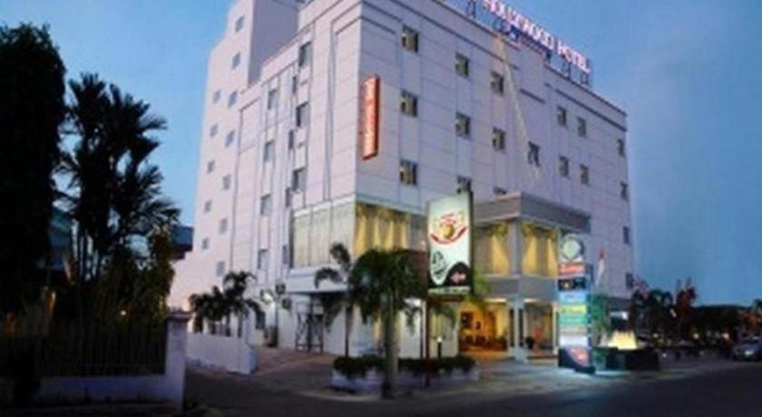 New Hollywood Hotel Pekanbaru Exterior photo