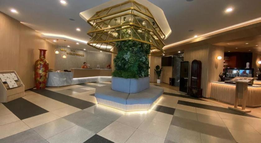 New Hollywood Hotel Pekanbaru Exterior photo